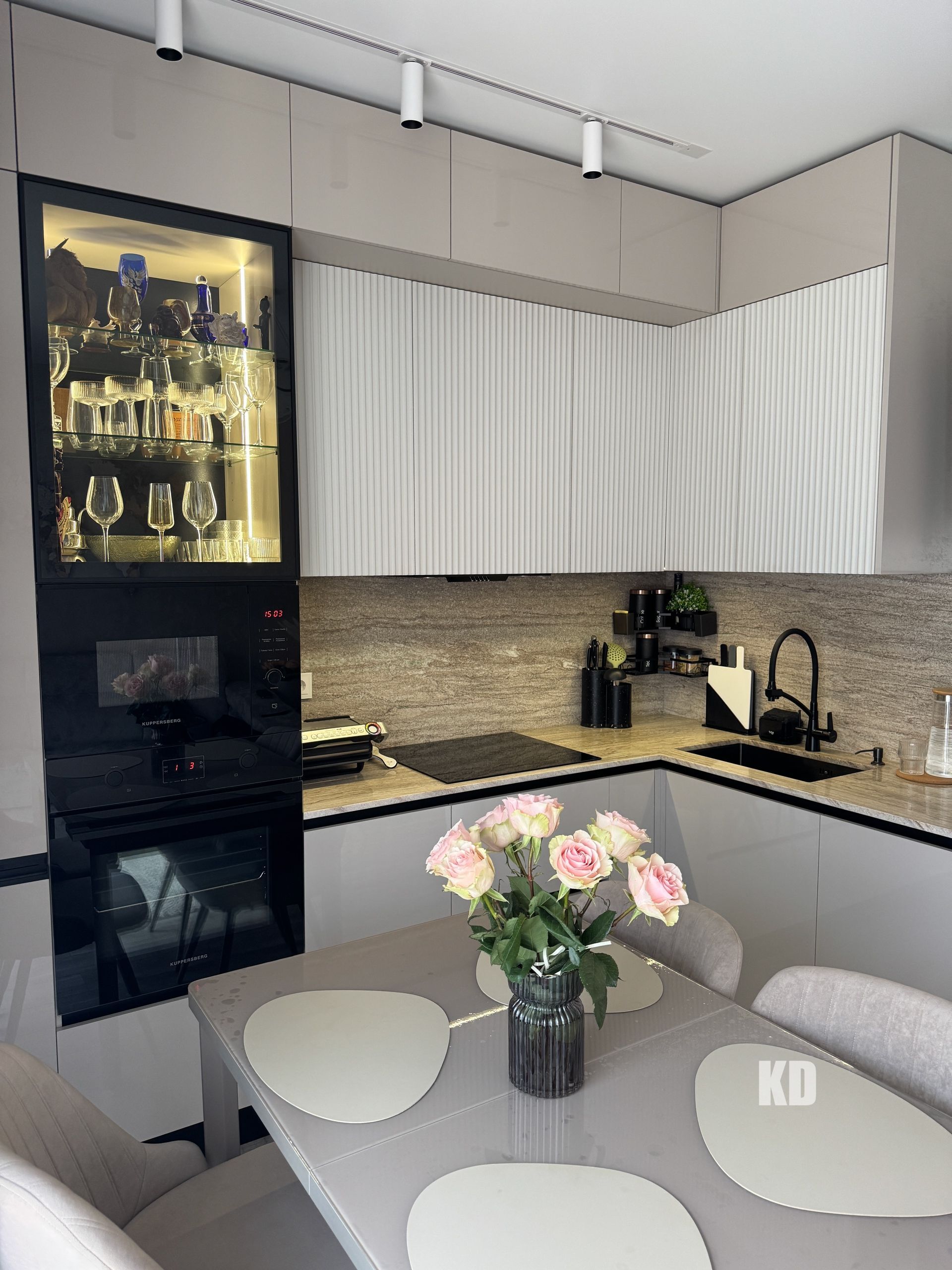 Кухня современная Aura Smart Kitchens Кухня современная Aura Smart Kitchens
